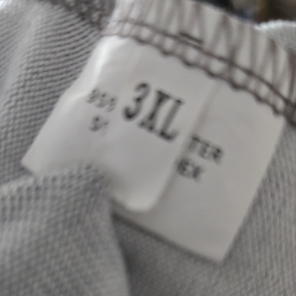 A Halloween Carnegan with a cute print in size 3xl - Picture 5 of 6